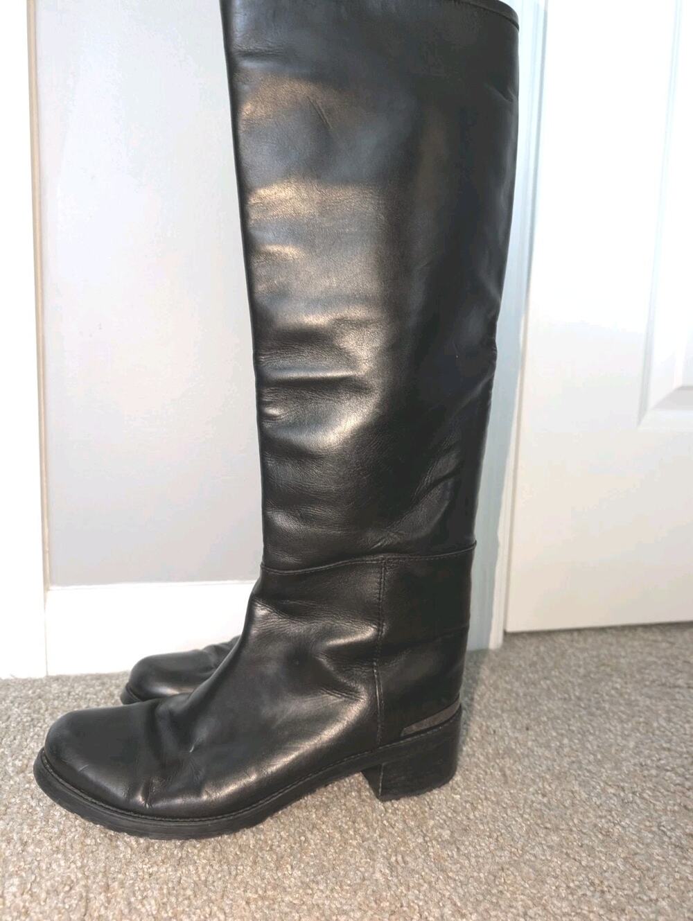 Stuart Weitzman Boots 8.5 M Black Leather Knee High Riding Low Heel Silver Trim